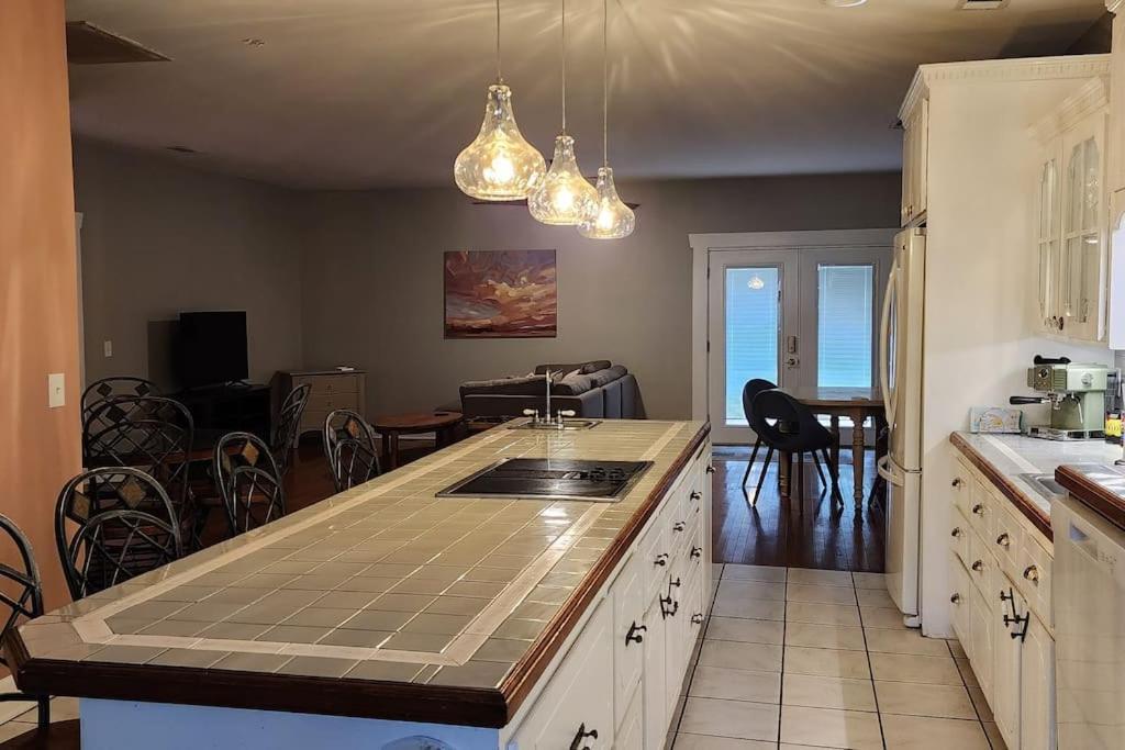 A Retro Rejuvenation Villa Midway Luaran gambar